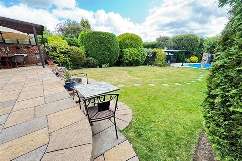 4 bedroom detached house for sale, Warren Close, Rayleigh