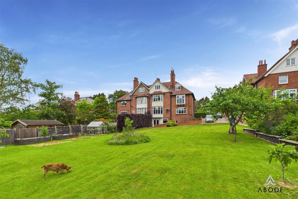 CAM02696 G0-PR0613-STILL037.jpg