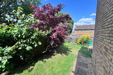 86 Lullingstone Avenue, Swanley, BR8 7JW