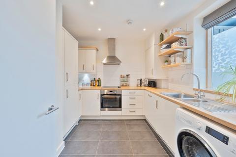 18 Seekings Close, Trumpington, Cambridge, CB2 9DJ