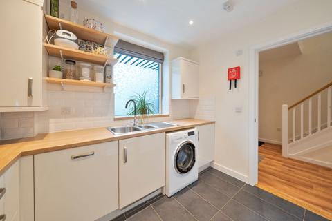 18 Seekings Close, Trumpington, Cambridge, CB2 9DJ