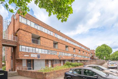 3 bedroom flat for sale, Stafford Court, Hanwell, London, W7