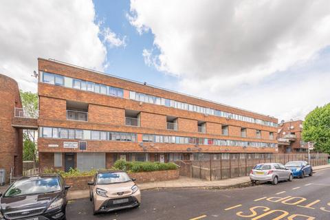 3 bedroom flat for sale, Stafford Court, Hanwell, London, W7