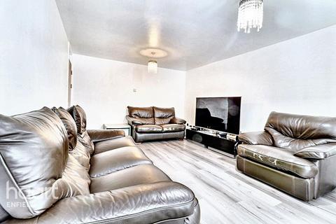 Bullsmoor Way, Waltham Cross