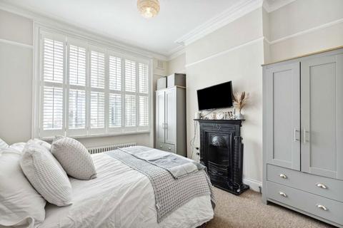 2 bedroom flat for sale, Landor Road, London SW9