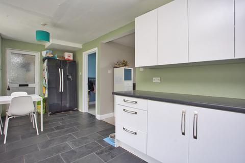 13 Kimberley Close, Dover, CT16 2JW