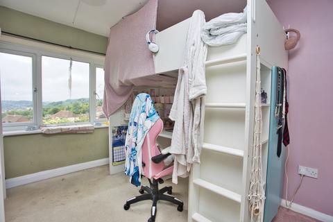 13 Kimberley Close, Dover, CT16 2JW