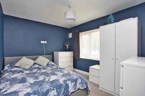 13 Kimberley Close, Dover, CT16 2JW