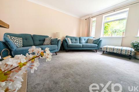 4 bedroom semi-detached house for sale, Glebe Close, Ashford TN27