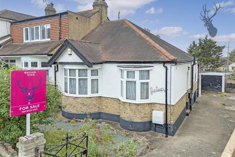 2 bedroom semi-detached bungalow for sale, Sunset Avenue, London E4