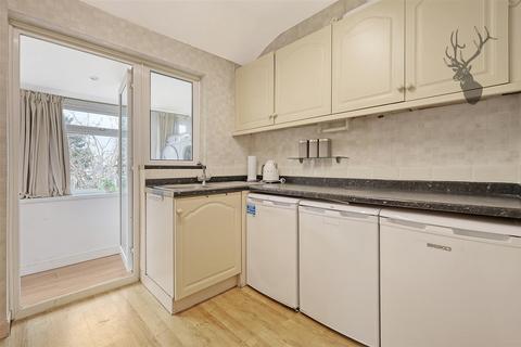2 bedroom semi-detached bungalow for sale, Sunset Avenue, London E4