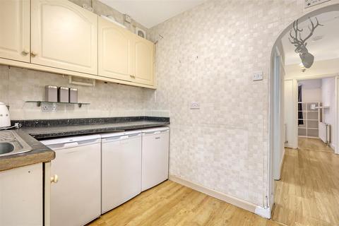2 bedroom semi-detached bungalow for sale, Sunset Avenue, London E4