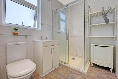 16 Sunset Avenue, London, E4 7LW