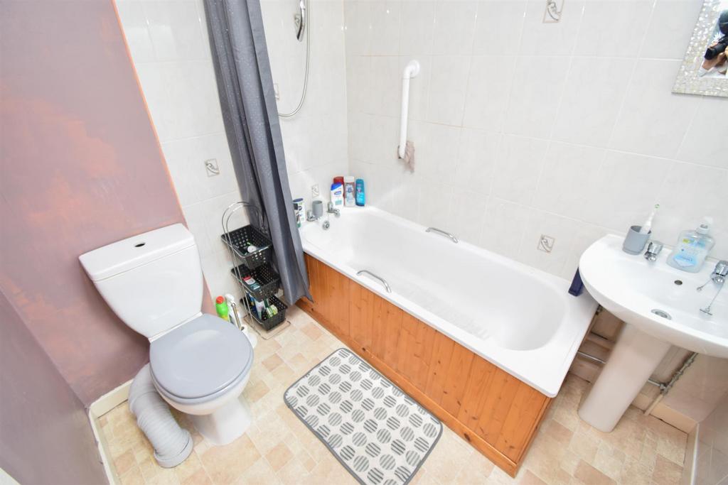 BATHROOM-2.jpg