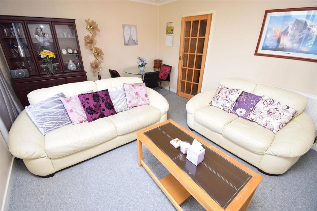 Lounge dining room.jpg