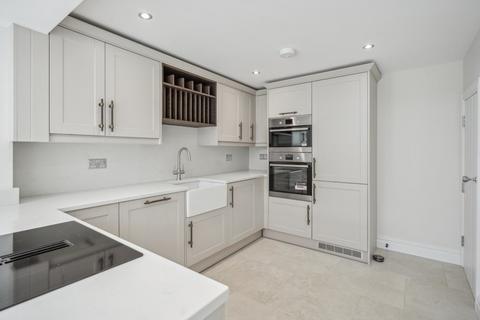 67 Aylesbury End, Beaconsfield, HP9 1LU