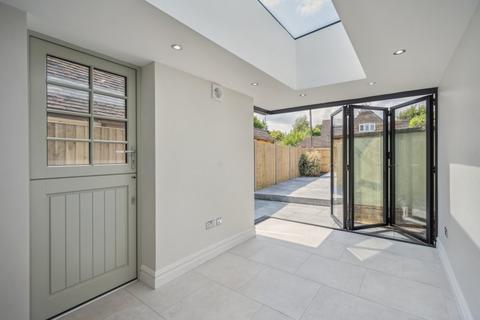 67 Aylesbury End, Beaconsfield, HP9 1LU