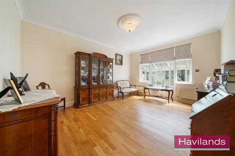 4 bedroom semi-detached house for sale, The Mall, London