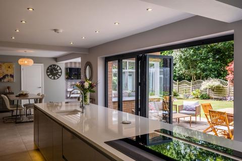 28 Midgley Drive, Sutton Coldfield, B74 2TW