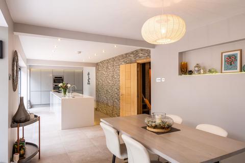 28 Midgley Drive, Sutton Coldfield, B74 2TW