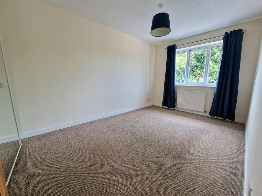 Bedroom 1.jpg