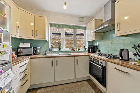 undefined, Uxbridge Road, Hampton Hill