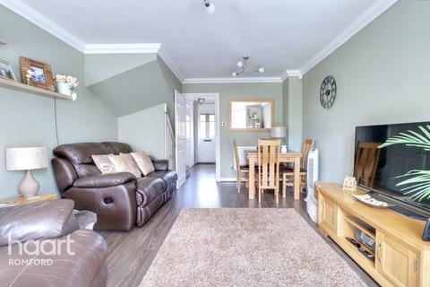 42 Campion Close, Rush Green, Romford, RM7 0WX