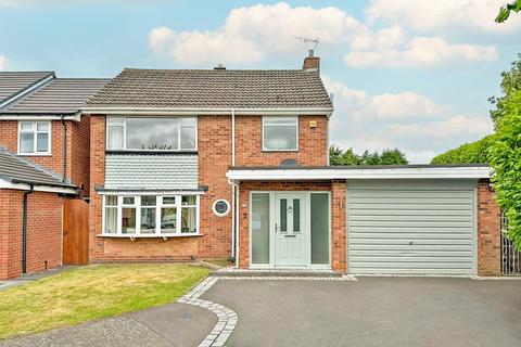 16 Oaks Drive, Wombourne, Wolverhampton, WV5 0LA