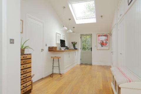 6 Anton Road, Andover, SP10 2EN