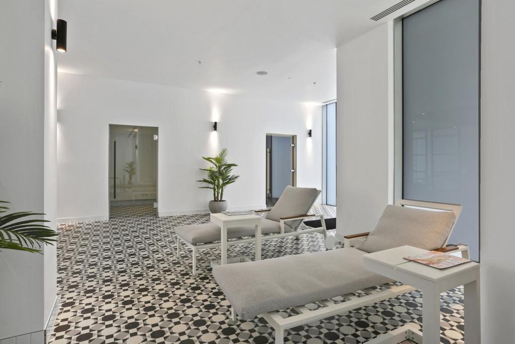 E DJJF9105 edited low