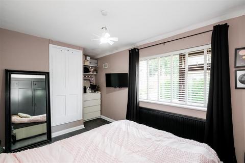 33 Weale Road, London, E4 6JL