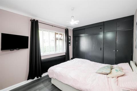 33 Weale Road, London, E4 6JL