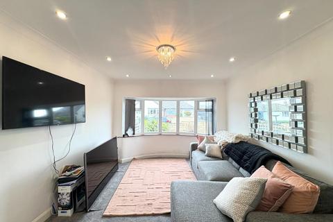 3 bedroom semi-detached bungalow for sale, Lawrence Crescent, Heckmondwike