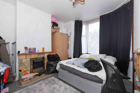 3 bedroom house for sale, Dewe Road, Brighton