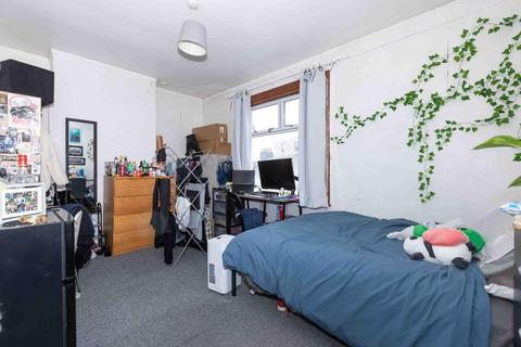 3 bedroom house for sale, Dewe Road, Brighton