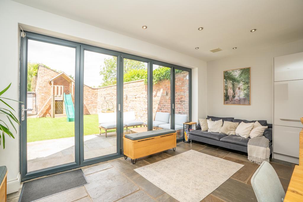 Bi-Folds
