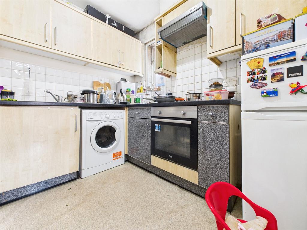 Apartment in Hounslow - View 3