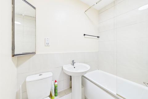 1 bedroom apartment to rent, Grove Road, Hounslow