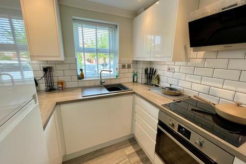 6 Astley Green, Luton, LU2 8TS