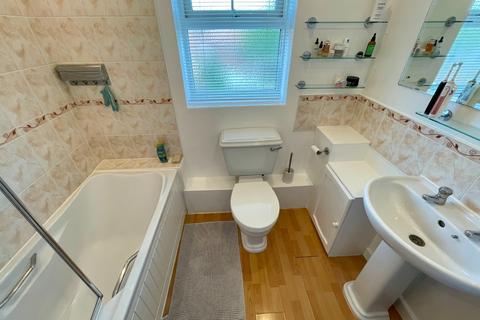 6 Astley Green, Luton, LU2 8TS