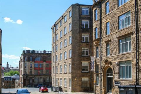 2 bedroom apartment to rent, Airedale House, Sunbridge Road
