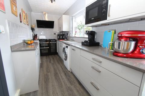4 bedroom semi-detached house for sale, Byron Street, Brierley Hill DY5