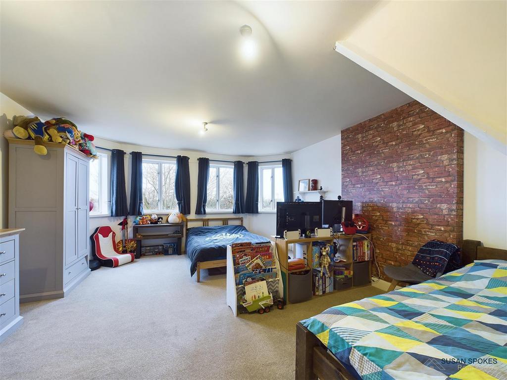 CAM01858 G0-PR0088-STILL025.jpg