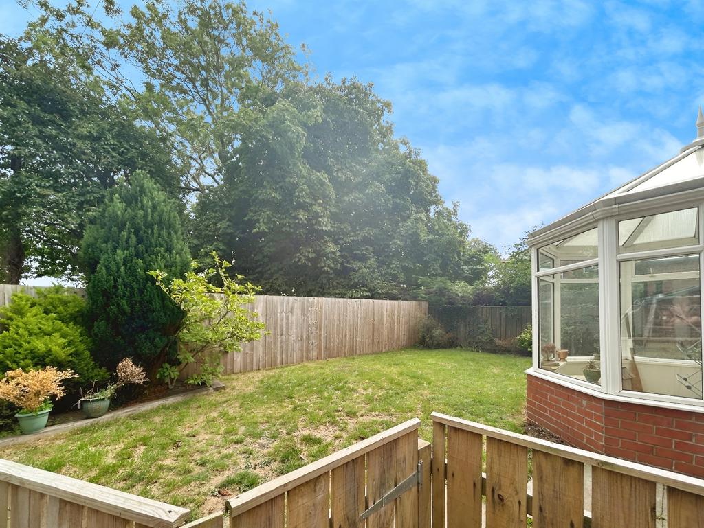 Pbox-garden-322919.jpg
