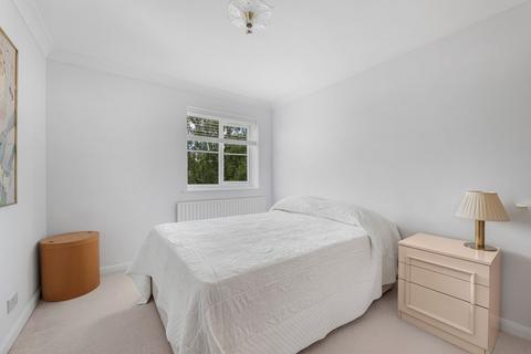 2 bedroom flat for sale, Headley Road, Grayshott, Hindhead, Hampshire