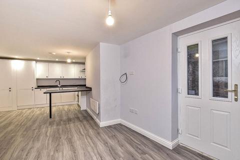 1 bedroom flat to rent, Bank Street, Kent TN9