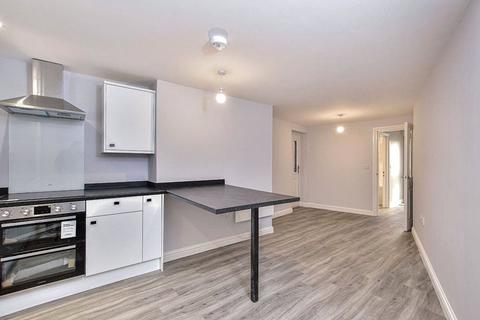 1 bedroom flat to rent, Bank Street, Kent TN9