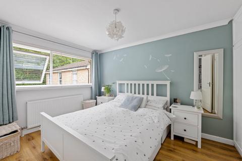 3 Middlefields, Croydon, CR0 9LF