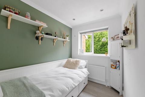 3 Middlefields, Croydon, CR0 9LF
