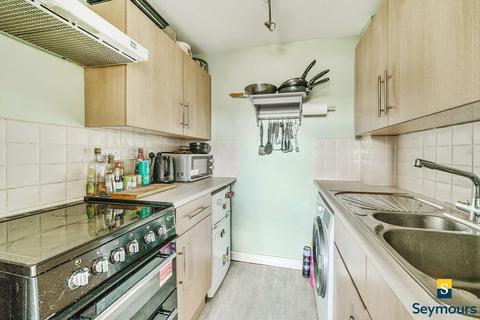 1 bedroom flat for sale, Grange Court, Guildford GU2